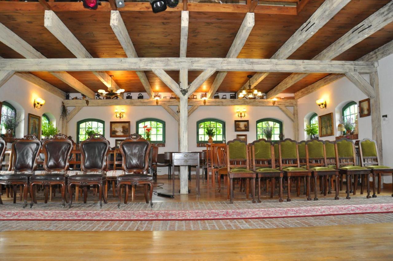 Domy Konesera Trzcin Exterior foto